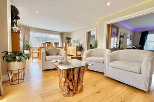 Kitchen/Dining/Family Room- click for photo gallery